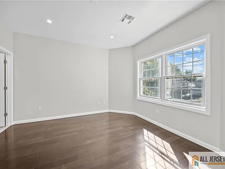 7 Mount Pleasant Ave — Photo 31