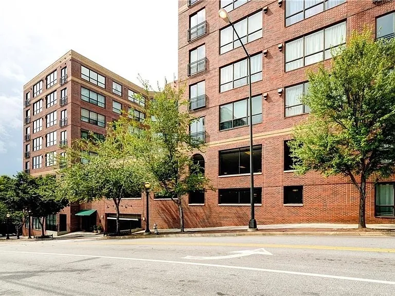 115 W Peachtree Pl NW #505 — Photo 2