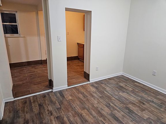 5th image of 303 Bradley Ave Floor 1