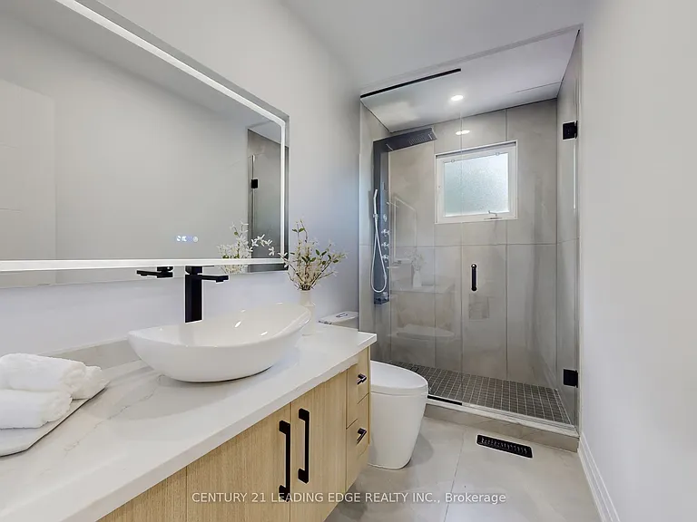 2240 Springfield Ct — Photo 22