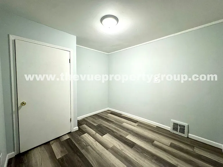 59 S 18th St — Photo 8