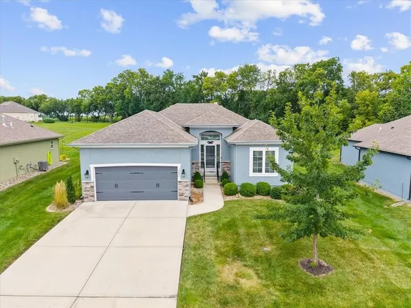 2005 Creek View Ln, Raymore, MO 64083