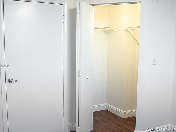 4th image of 18800 NE 29th Ave APT 404