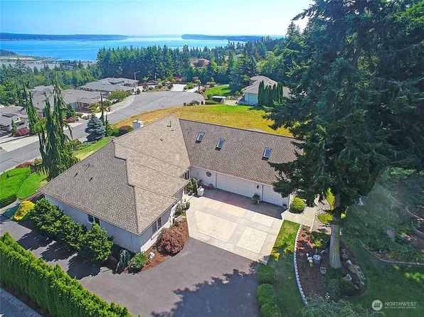 192 Glacier Peak Drive, Camano Island, WA 98282