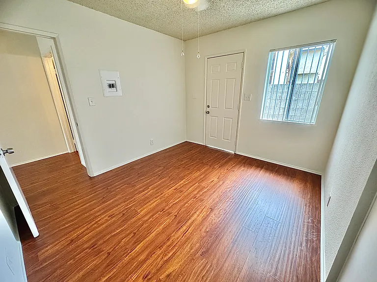 11957 Runnymede St #11957 — Photo 9