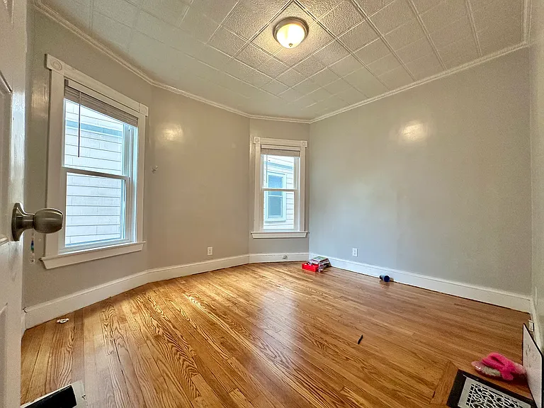 84 Lonsdale St #1 — Photo 9