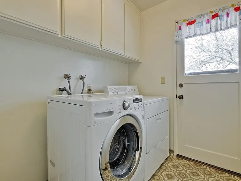 8224 Claret Ct — Photo 39