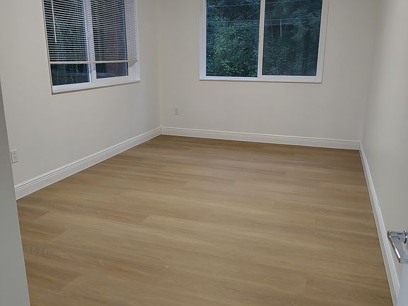 4th image of 4826 26th Ave SW