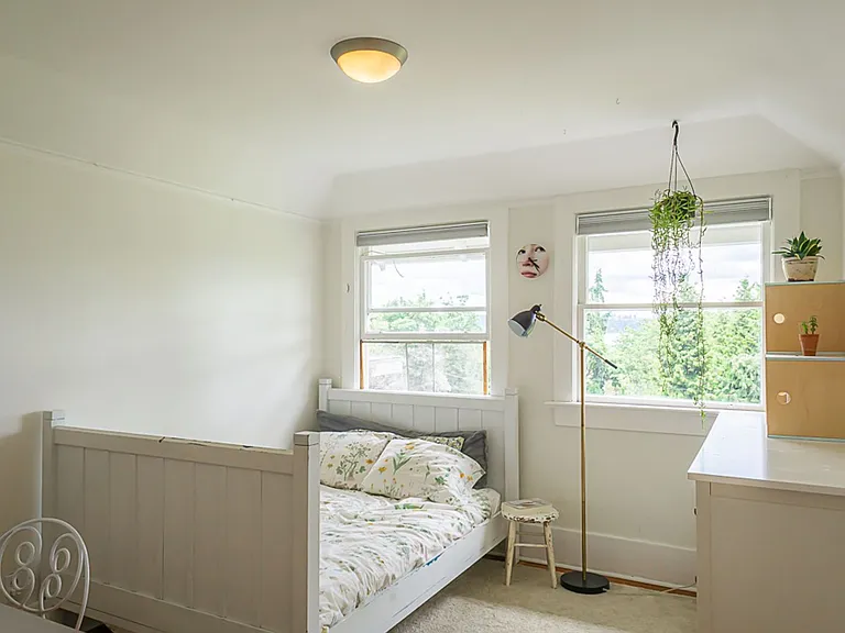 1557 Madrona Dr — Photo 8