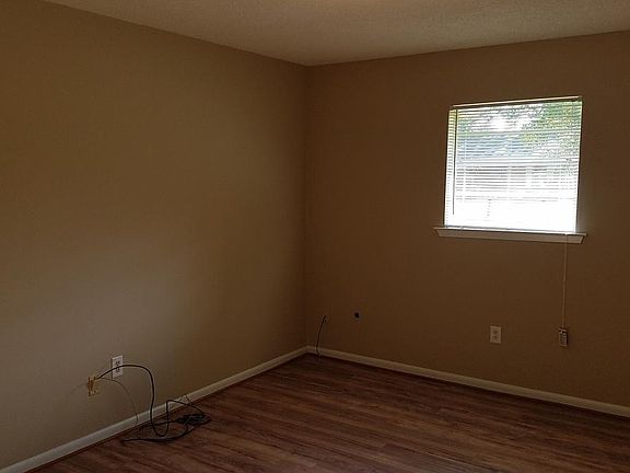 5th image of 606 Temple Dr