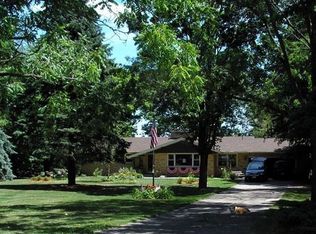 928 Mill Rd, Delafield, WI 53018