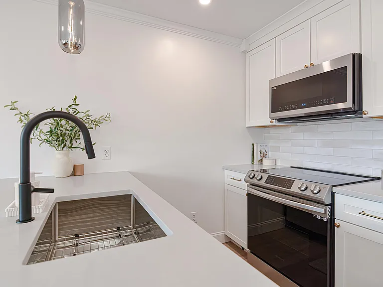 27 Chestnut St — Photo 10