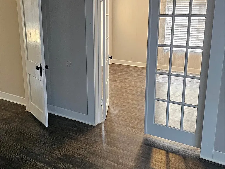 5081 FM 973 — Photo 12