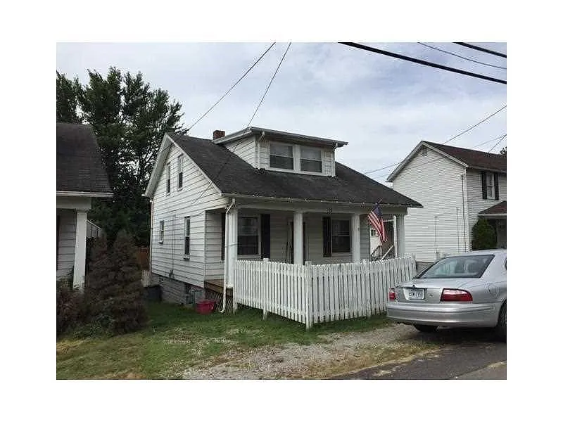 15 Barnickel St photo 1