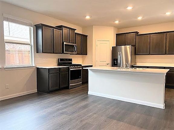 4th image of 3702 Southbend Dr