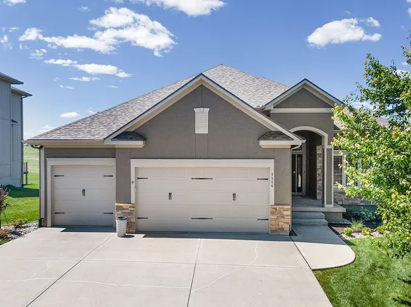 1114 Metfield Ln, Raymore, MO 64083