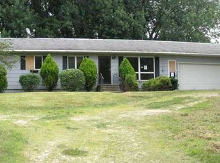 17380 Hickory Hills Rd, Sterling, IL 61081