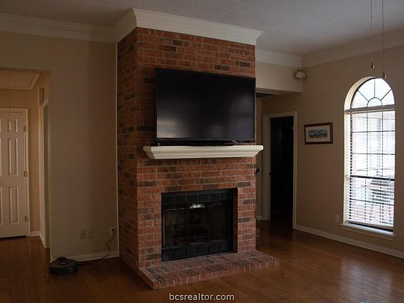 3rd image of 3407 Nottingham Dr