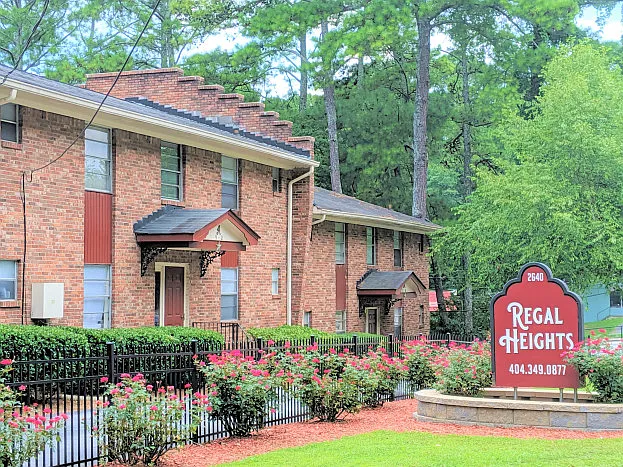 Regal Heights Apartments — Photo 9
