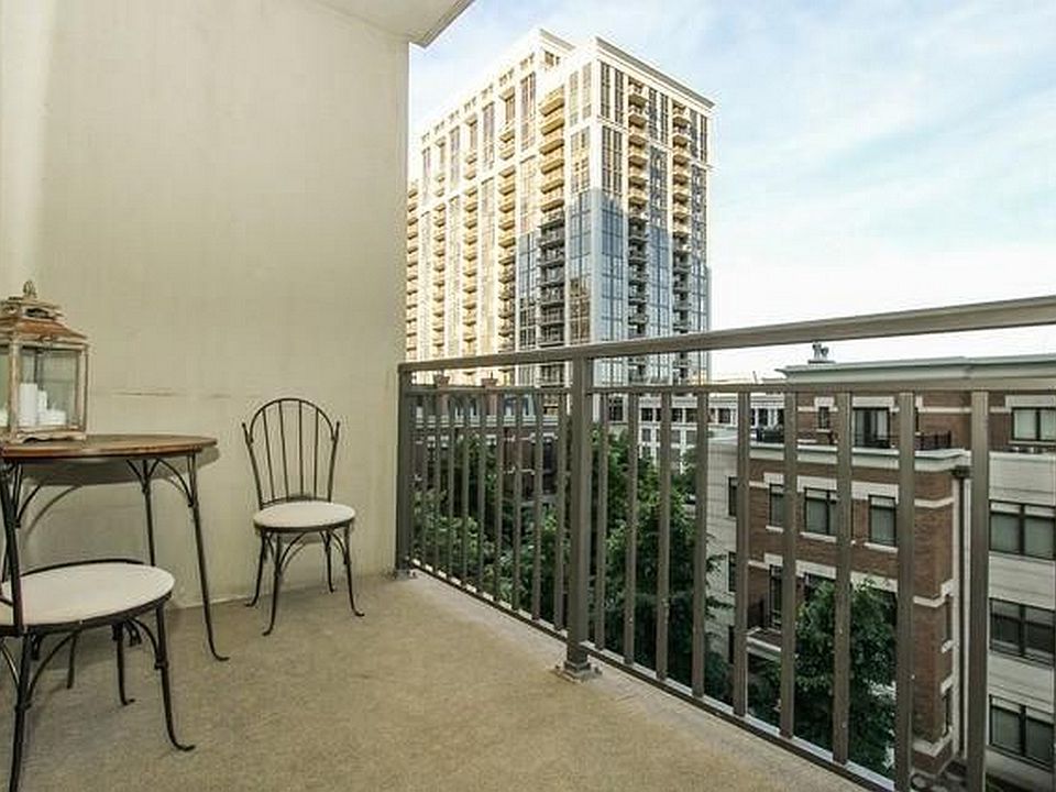 1st image of 1322 S Prairie Ave Unit 412