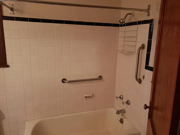 121 South Ave — Photo 12