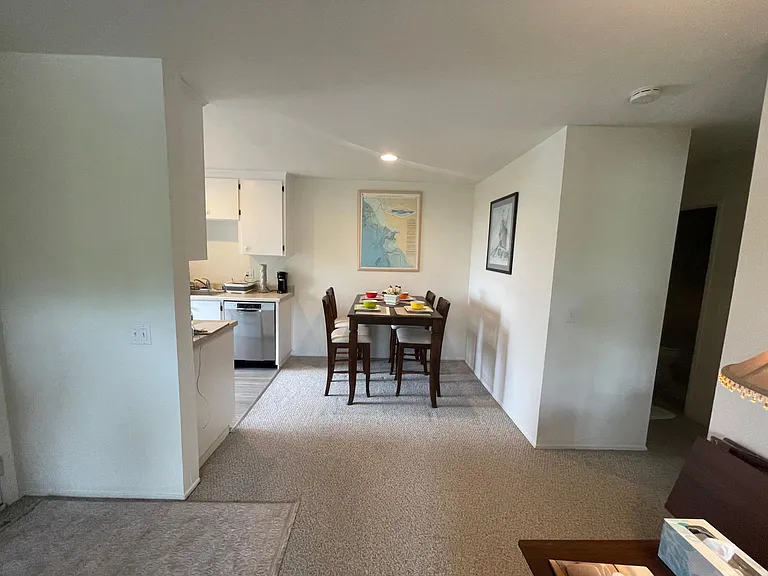 2202 Golden Oaks Ln — Photo 8