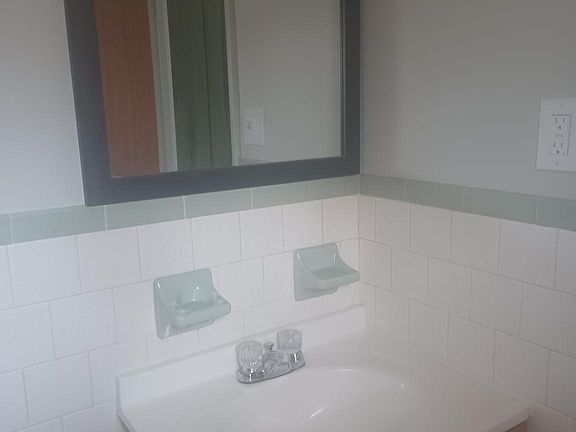 3rd image of 192 Campus Green Dr