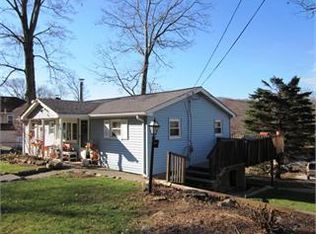 54 Lake Shore Rd E, Hardyston, NJ 07460