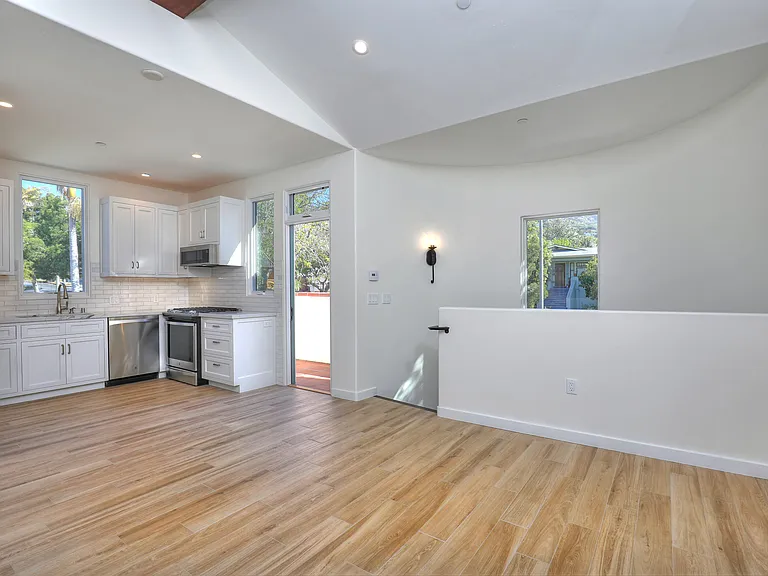 1005 N Milpas St #A — Photo 3