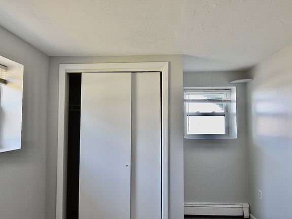 3rd image of 18 Essex St APT 1