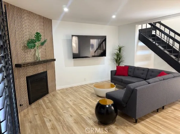 5401 Zelzah Ave APT 114, Encino, CA 91316