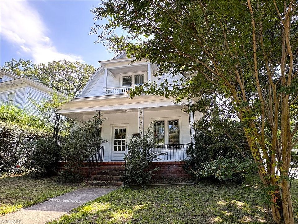 1st image of 202 Isabel St