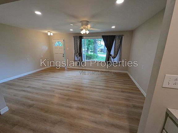 4th image of 4101 Koeln Ave