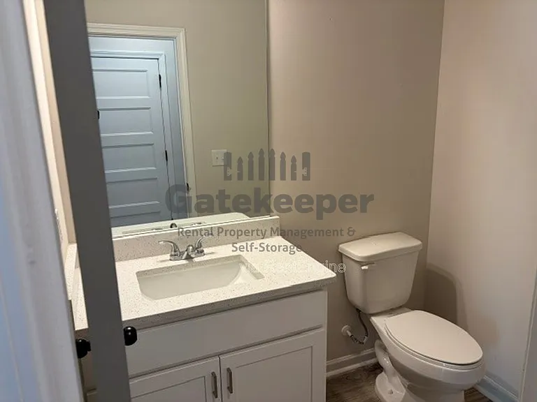 205 Valley View Dr — Photo 5