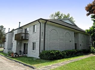 5941 Hatchery Rd #104, Waterford, MI 48329