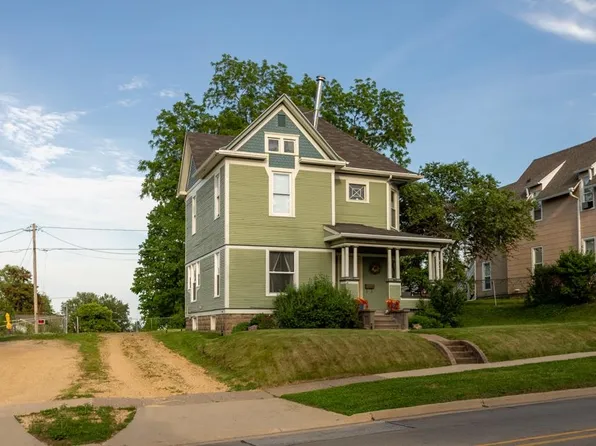 305 S Main St, Maquoketa, IA 52060