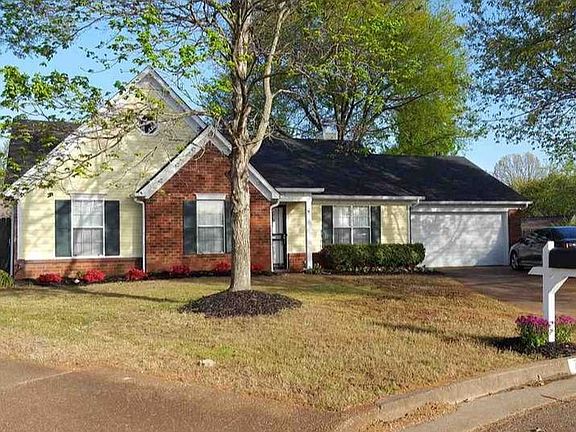 Ample parking in both garage and driveway!