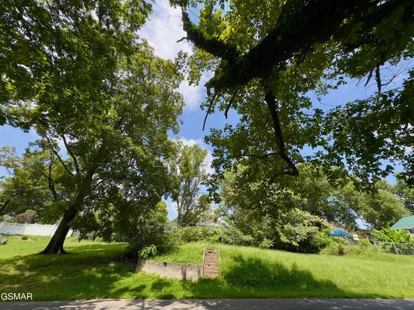 215 E 5th North St, Morristown, TN 37814