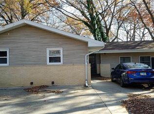 2715 4th St, Charleston, IL 61920