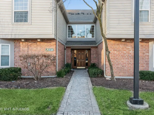 1749 Eastwood Ct APT 1, Schaumburg, IL 60195