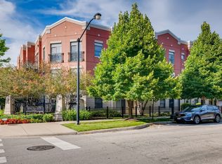 758 W 14th Pl APT 2B, Chicago, IL 60607