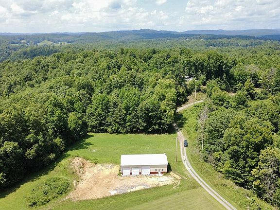 2nd image of 570 Deepwoods Trl