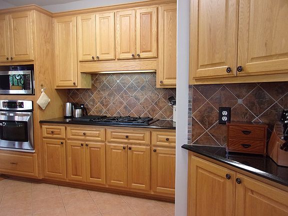 2nd image of 110 Oak Mountain Cir