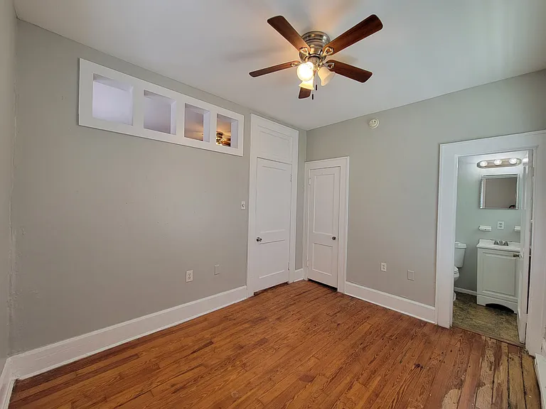 205 16th Ave NE #5 — Photo 9