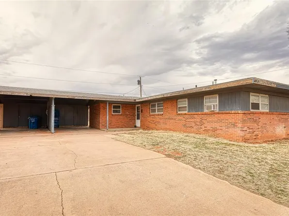 407 Iroquois Trl #B, Foss, OK 73647