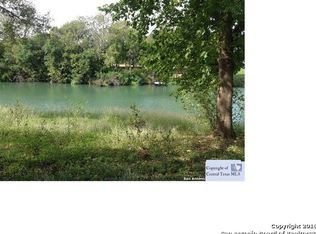 110 Antelope Ln, Seguin, TX 78155