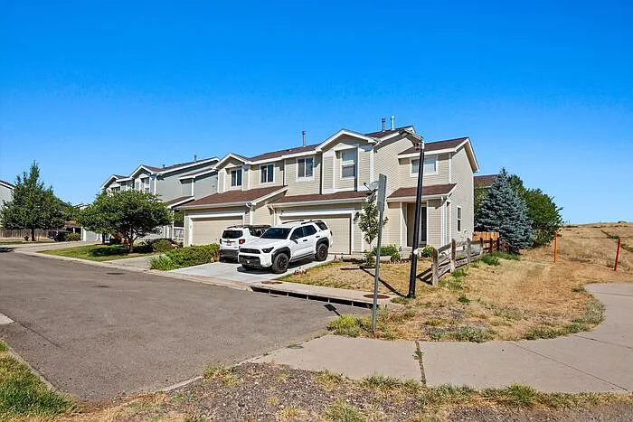 5374 S Quatar Cir — Photo 2