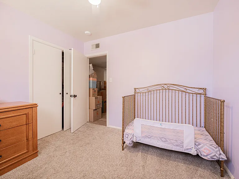 1838 E Hazelwood St — Photo 19