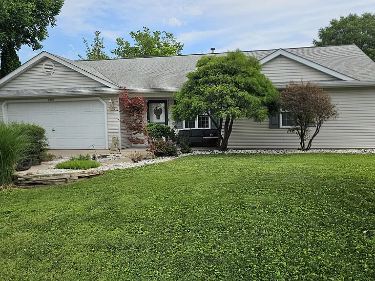 1092 Barbados Dr — Photo 1