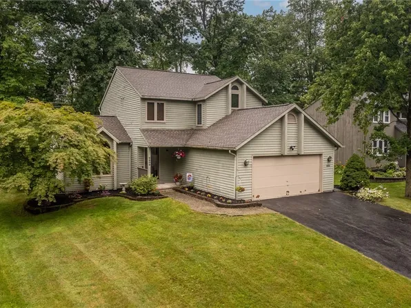 6809 Jayhawk Cir, Baldwinsville, NY 13027